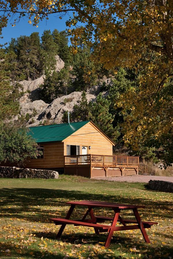 Rock Crest Lodge & Cabins Custer Exterior photo